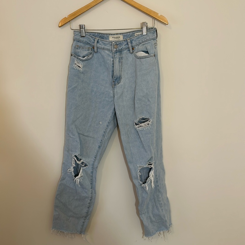 Pacsun High Rise Ripped Mom Jean Size 25